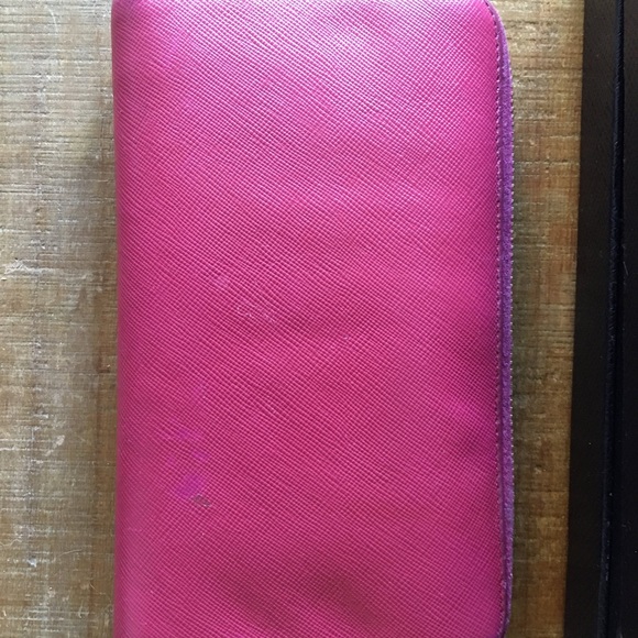 Authentic Prada Saffiano wallet - Picture 3 of 8